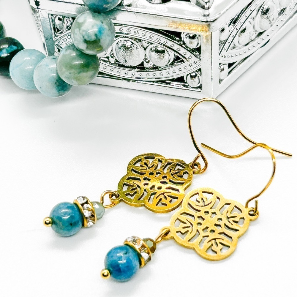 NWOT Handmade, natural stone and stainless steel gold plated dangle earrings, 1”